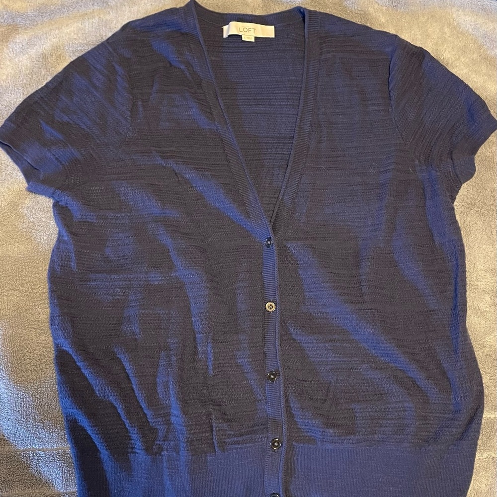 ***3 for 20***. LOFT Short Sleeved Cardigan Size L
